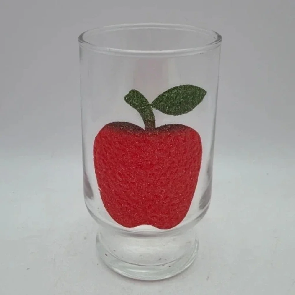 Red Apple on Clear Juice Glass EUC 2.25